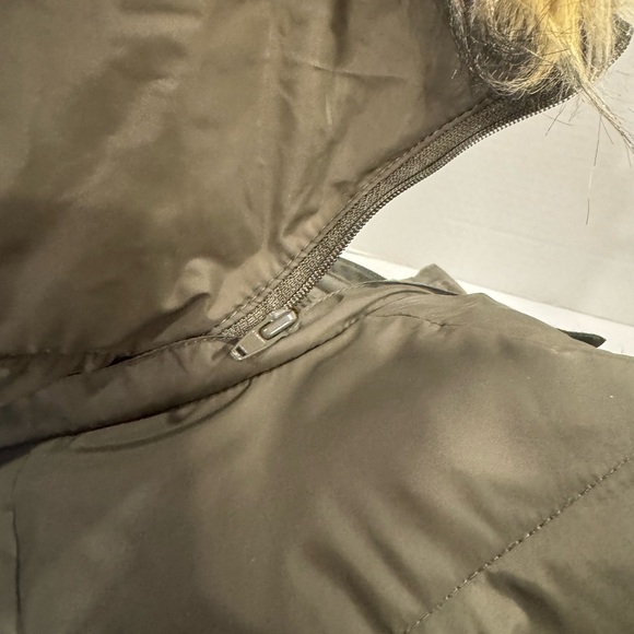 Larry Levine Women's Long Down Puffer Coat w/Side Tabs & Hood, XS, Army Green - Picture 10 of 16